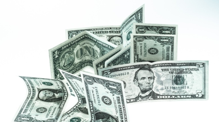 FED hodlá snížit úrokovou sazbu, přichází nová krize?