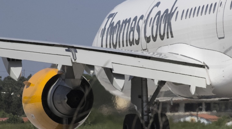 Pád Thomas Cook: proč k němu došlo a kdo na něm vydělal?