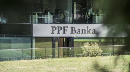 Skupině PPF vzrostl zisk o 160 procent, v pololetí vydělala téměř 15 miliard