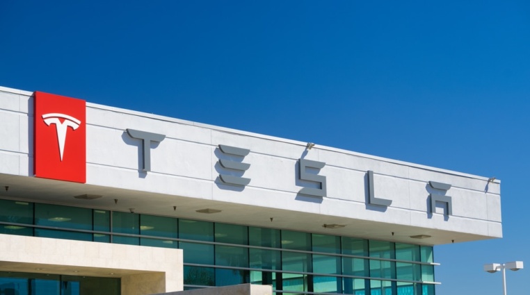 Tesla by mohla v roce 2021 ztratit dominantní postavení na klíčovém čínském trhu