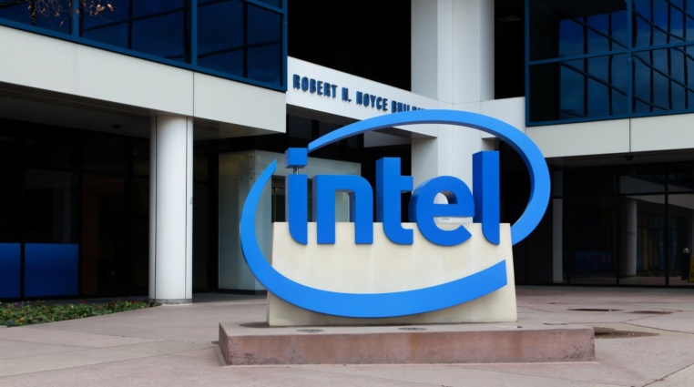 Analýza akcie Intel (INTC) – zisky na výbornou, firma reaguje na mimořádnou poptávku po čipech