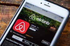 Airbnb-mobil-aplikace-IPO