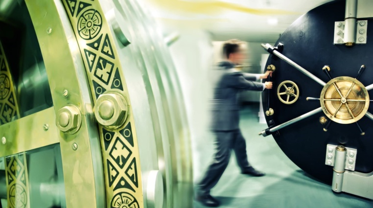 Investice do bankovního sektoru: Sázka na návrat předkoronových časů. Jak velká jsou rizika?