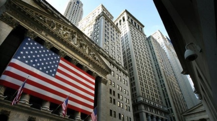 Mohou fiskální stimuly zachránit americké akcie? Jaký je jejich skutečný vliv na zadlužení?