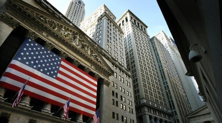 Mohou fiskální stimuly zachránit americké akcie? Jaký je jejich skutečný vliv na zadlužení?