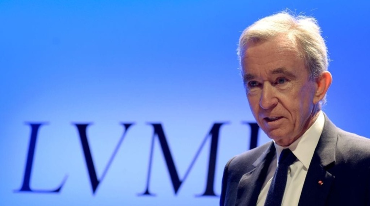 Změna na pozici nejbohatšího člověka planety! Bernard Arnault, vlastník Louis Vuitton, střídá Bezose