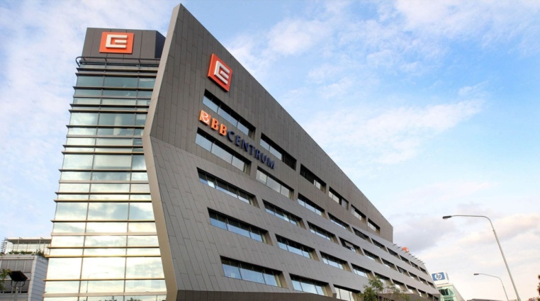 Analýza akcie ČEZ – zisky hluboce klesly, ale investorům to vůbec nevadí