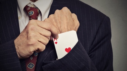 Proč některé firmy dominují desítky let? 5 konkurenčních výhod, které vám vydělají peníze