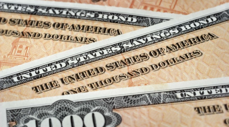 Současná situace na trhu amerických a evropských dluhopisů – Proč by je žádný investor neměl ignorovat?