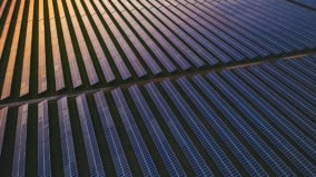 Photon Energy čelí poklesu tržeb o 45,7 % očekává také nižší roční zisky