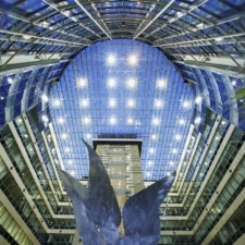 Atrium v ​​sídle PKO Bank Polski ve Varšavě