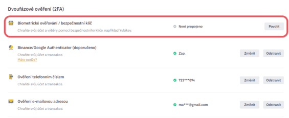 Spárování s hardware klíčem nastavíte v podsekci 2FA sekce Bezpečnost