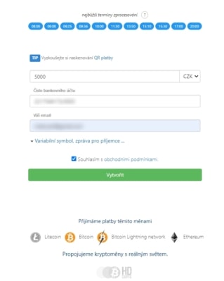 V úvodním formuláři vyplňte peněžní částku, číslo účtu, kam budou peníze posléze odeslány, a email, na nějž přijde potvrzení o platbě