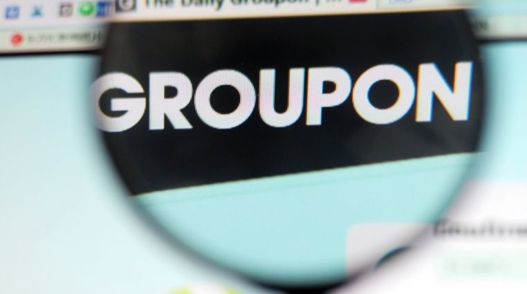 Příjmy Grouponu klesly o 12 %, ale snížení nákladů signalizuje naději na ziskový rok 2024