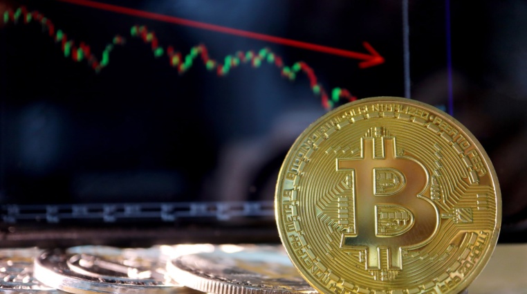 Bude se Bitcoin kvůli ETF nadále propadat?