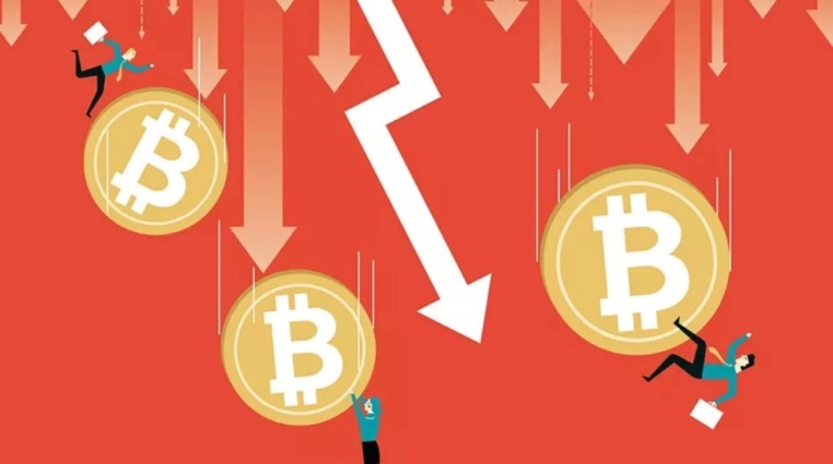 Krach! Bitcoin uzavřel nejhorší týdenní svíci za posledních 21 měsíců. Co dál?