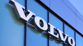 Akcie slavné automobilky se zřítily na historické minimum. Mohou se nyní zhodnotit až čtyřnásobně?