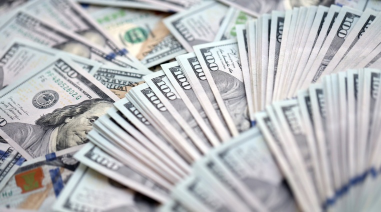 Bankovní sektor vzkvétá navzdory výzvám: Investiční příležitosti, které musíte znát!