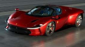 Budoucnost je tady: Ferrari vstupuje do éry elektromobilů