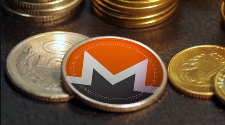 Cena Monera se zhroutila téměř o 30 %. Může za to Binance