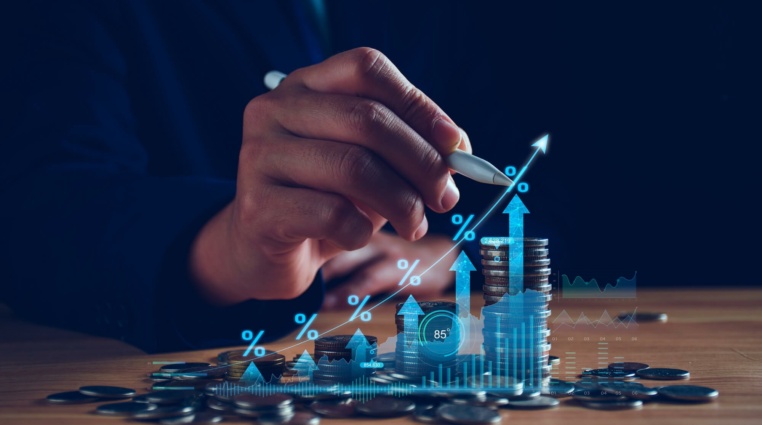 2 akcie s tučnou dividendou, který by mohly brzy vyletět!