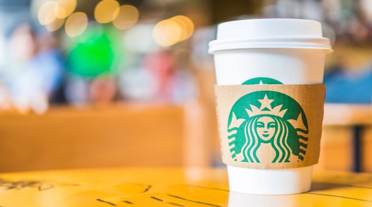 Starbucks získává 21 miliard dolarů na tržní kapitalizaci díky novému řediteli