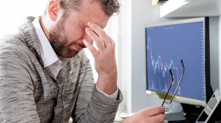 Expert, který předpověděl propad akcií z roku 2022, vydal další varování