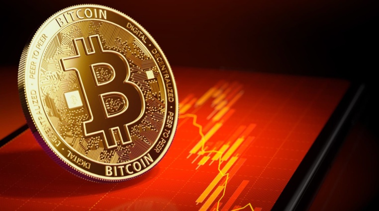 Bitcoin po dalším pádu hledá nové dno! Hrozí mu pokles na 50 000 dolarů?