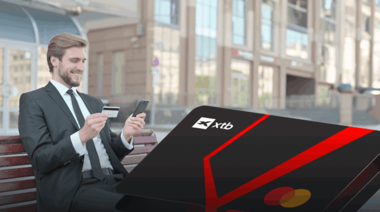 XTB spojuje investování a platby. V aplikaci XTB je nyní k dispozici multiměnová karta!