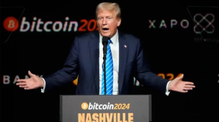 Trump chce koupit kryptoměnovou platformu. Setká se s ředitelem Coinbase