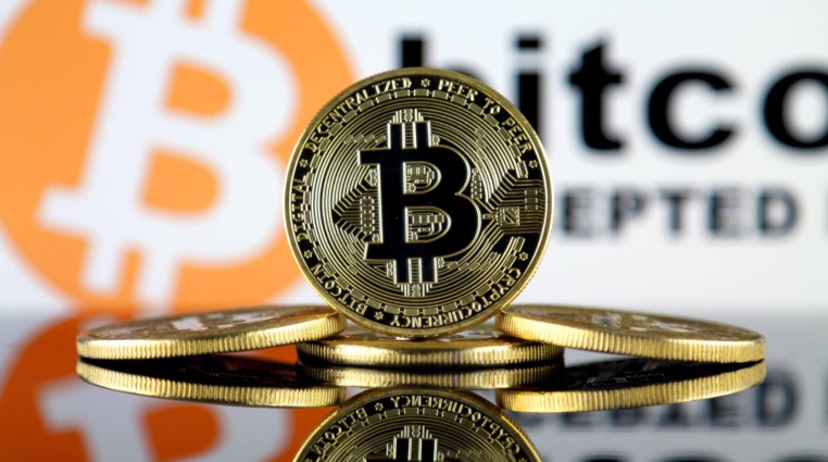 Před 15 lety utratil bitcoiny za pizzu, dnes by měly hodnotu 20 miliard!