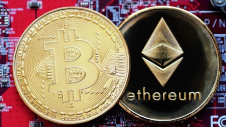 Bitcoin dosáhl dalšího maxima a Ethereum se vrátilo na úrovně z roku 2021. Kryptotrh drtí spekulanty likvidacemi za stovky milionů dolarů!