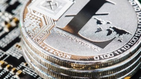 Jedna z nejstarších kryptoměn světa znovu ožívá. Dokáže se zotavit ze 60% ztráty?