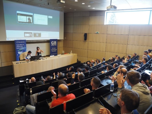 Fotografie z přesnášky na jednom z předchozích ročníků