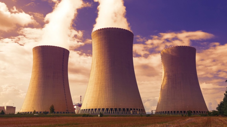 Proč rostou akcie ČEZ a vyplatí se do nich nyní investovat?