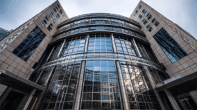 Největší banky v USA se spojí a spustí vlastní kryptoměnu!