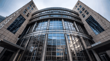 Největší banky v USA se spojí a spustí vlastní kryptoměnu!