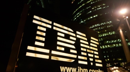 Nejhorší měsíc za 34 let! Technologický gigant krvácí a investoři hledají viníka