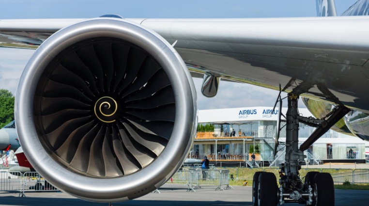 Tato akcie láká raketovým růstem o 800 %! Je ještě čas naskočit?