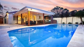 Investice do nemovitostí patří mezi nejoblíbenější způsoby zhodnocení peněz v Česku. Jsou však skutečně tím nejvýnosnějším řešením?