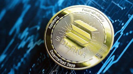 Historický okamžik pro kryptoměny! Bude spuštěno Solana ETF se stakingem