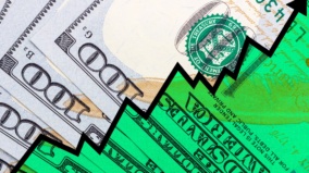 Nová obchodní dohoda žene dolar vzhůru! Euro míří opačným směrem