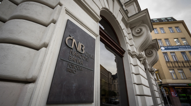 Hypotéky nezlevní: ČNB drží tvrdý postoj