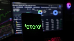 Jak začít investovat i s malou částkou? CopyTrading na eToro může být řešením