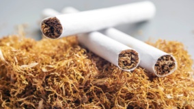 Hříšné akcie, které vydělávají: 5,6% dividenda a byznys, který neumí zemřít