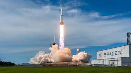 Litují prodeje SpaceX. Akcie vyletěly o 50 % a investoři teď zuří
