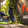 Nike je poblíž 12letého minima. Podívejte se, proč může současná valuace působit zajímavě – a kde zůstávají rizika.